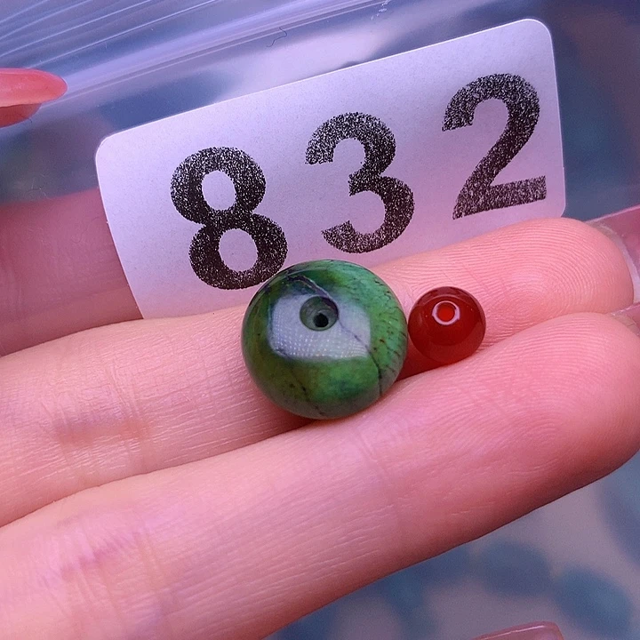 南红玛瑙未镶嵌珠宝奇石