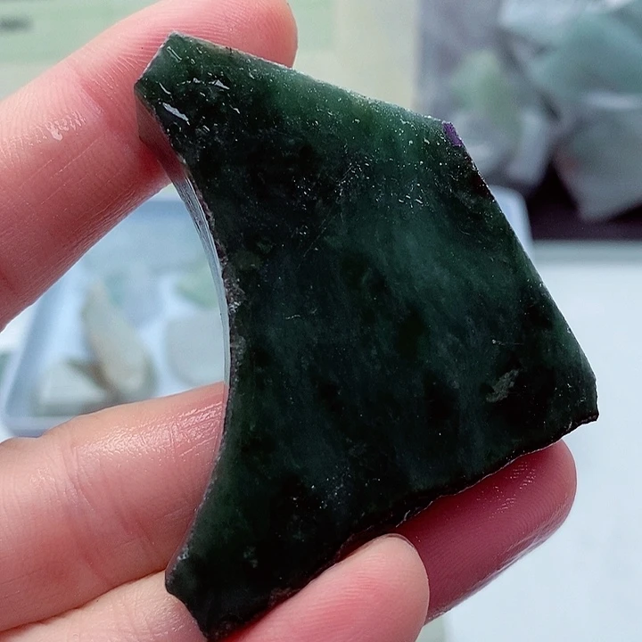 翡翠颈饰未镶嵌缅甸翡翠A货边角