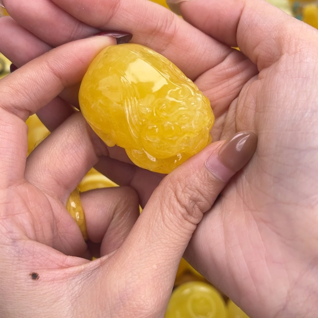 裸石琥珀未镶嵌貔貅25g焦皮