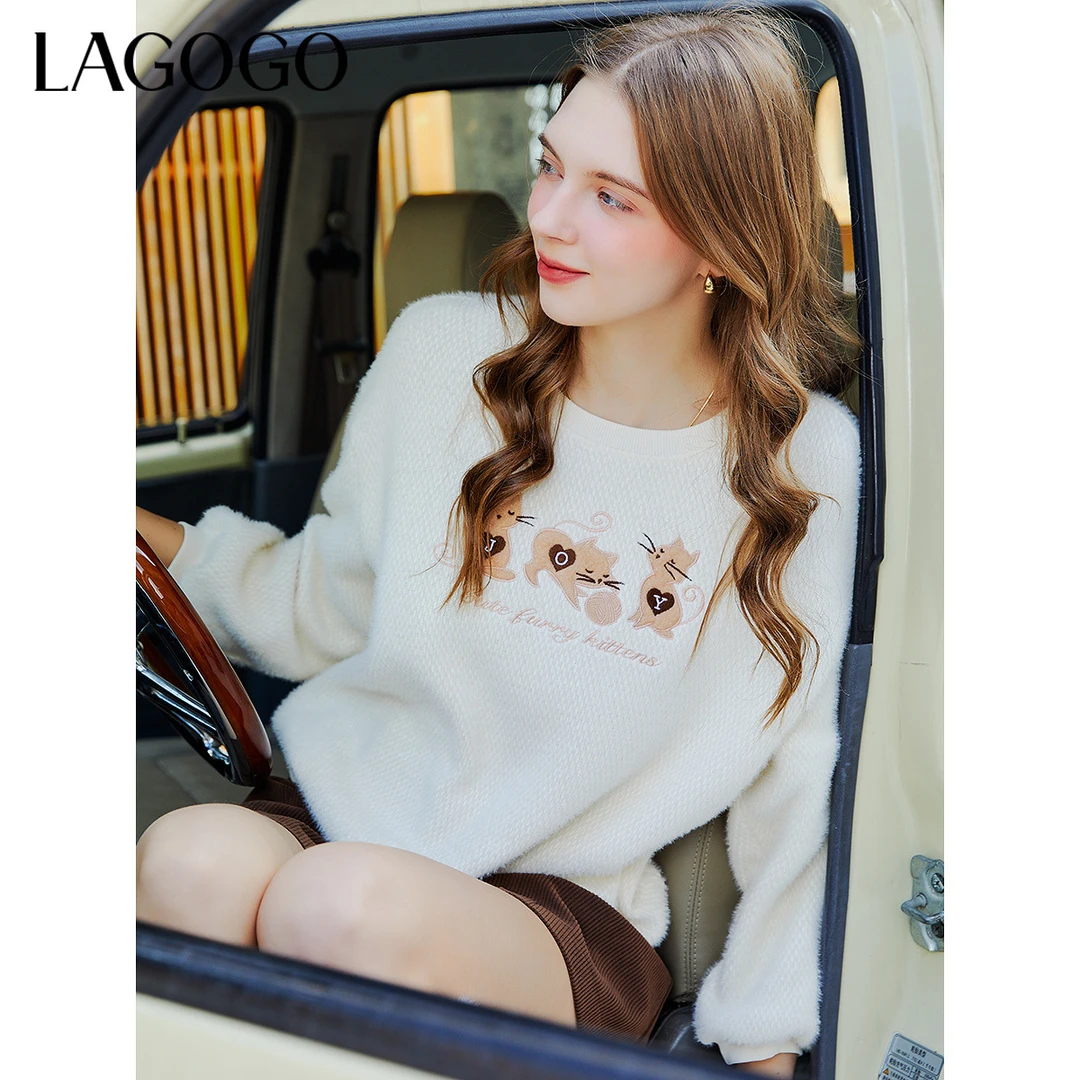 lagogo拉谷谷年新款可爱猫咪刺绣落肩舒适卫衣女MCEE41ZA01