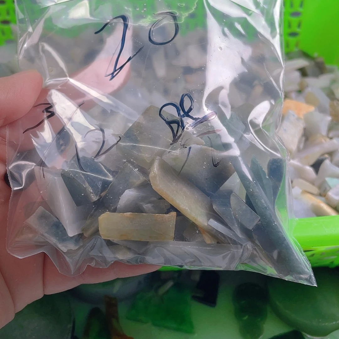 颈饰未镶嵌翡翠雨****)