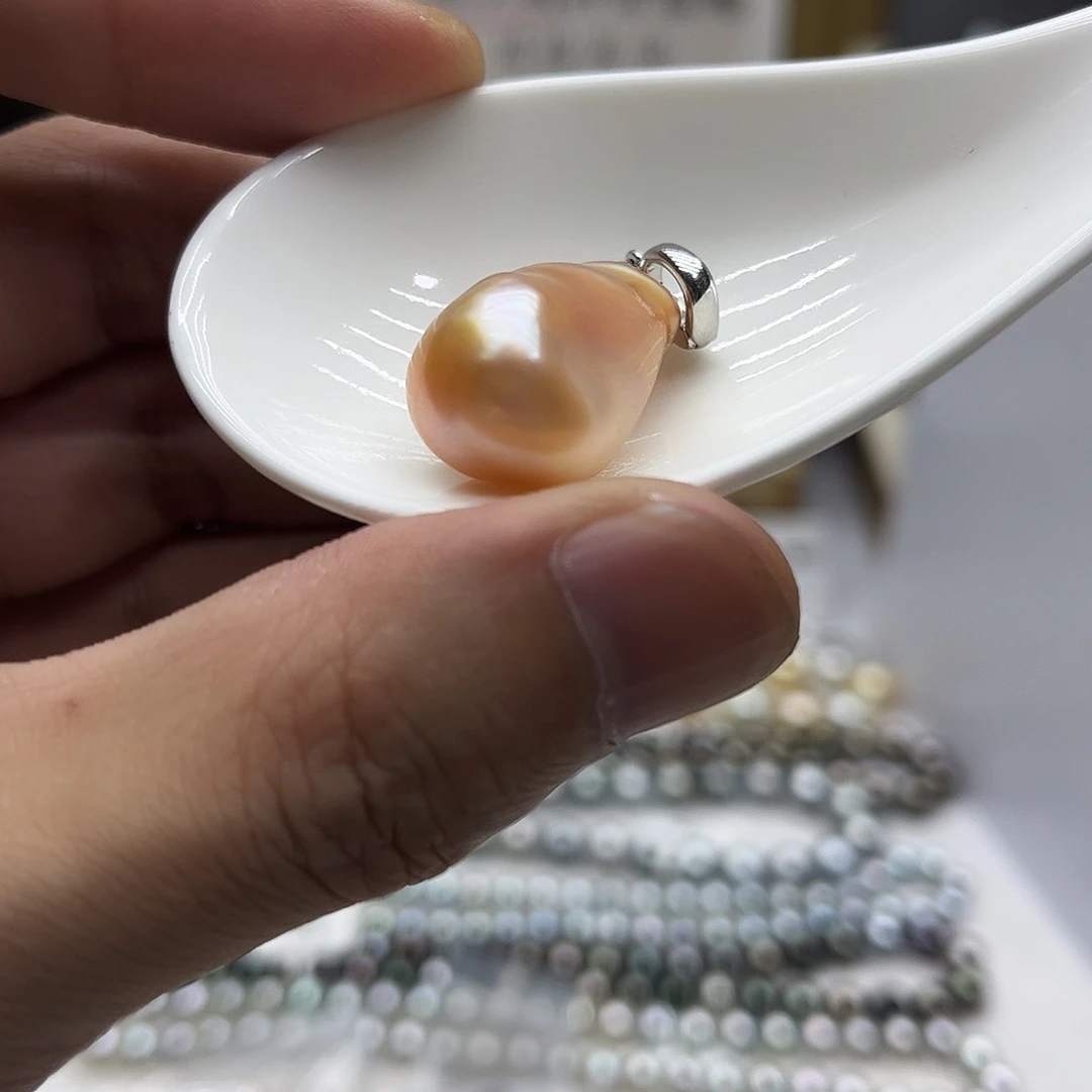 颈饰未镶嵌淡水珍珠