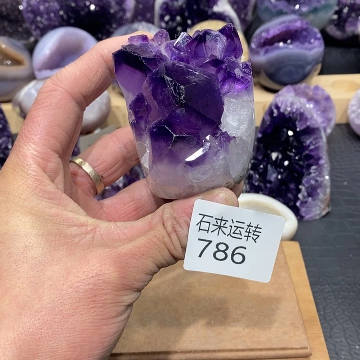 紫晶未镶嵌大型摆件（非配饰）