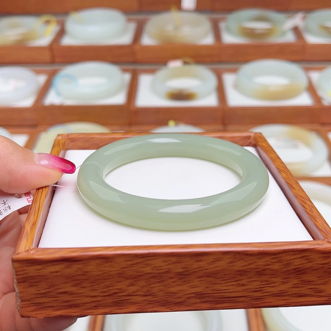 和田玉手镯未镶嵌53.6