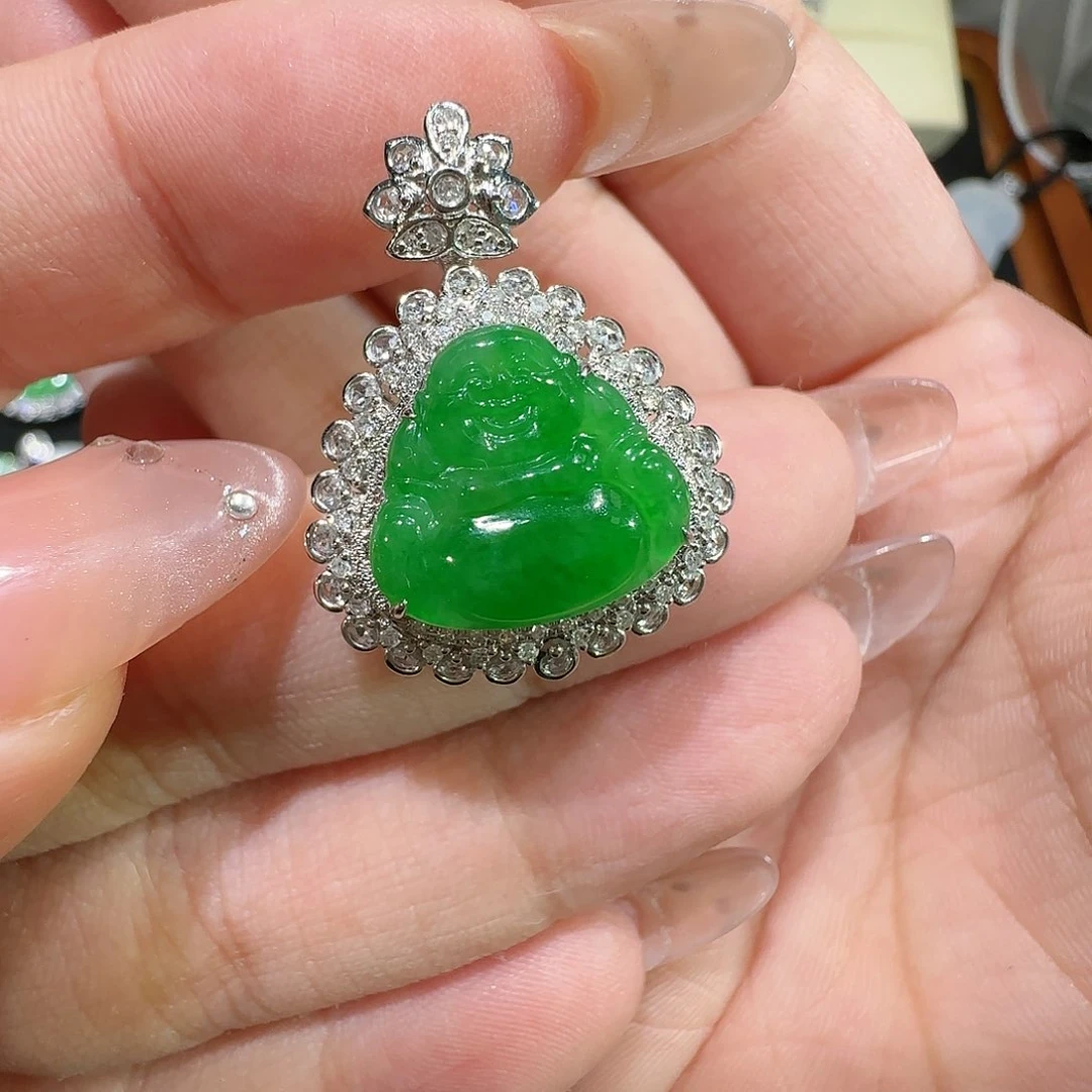 【闪购商品】颈饰18K金镶嵌翡翠