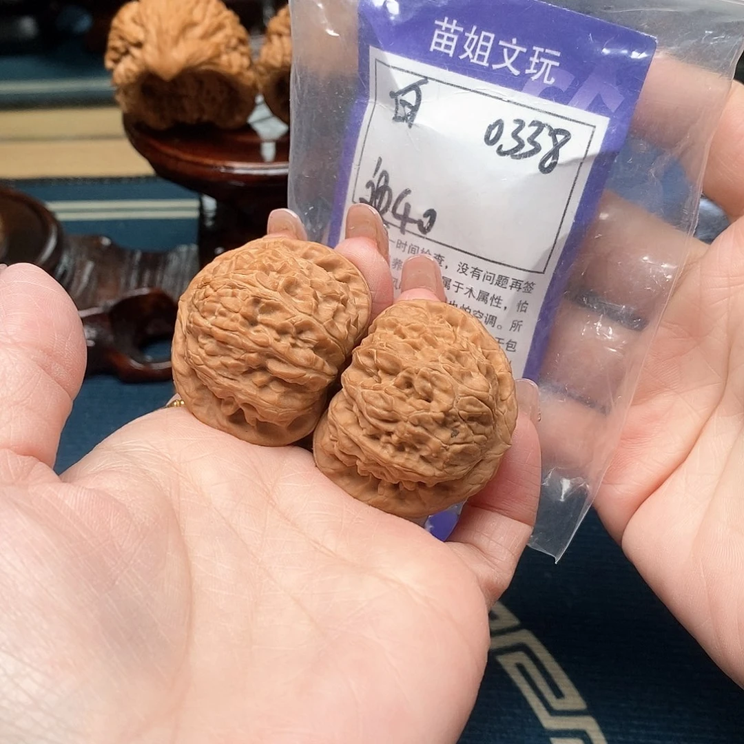 文玩核桃把件球白