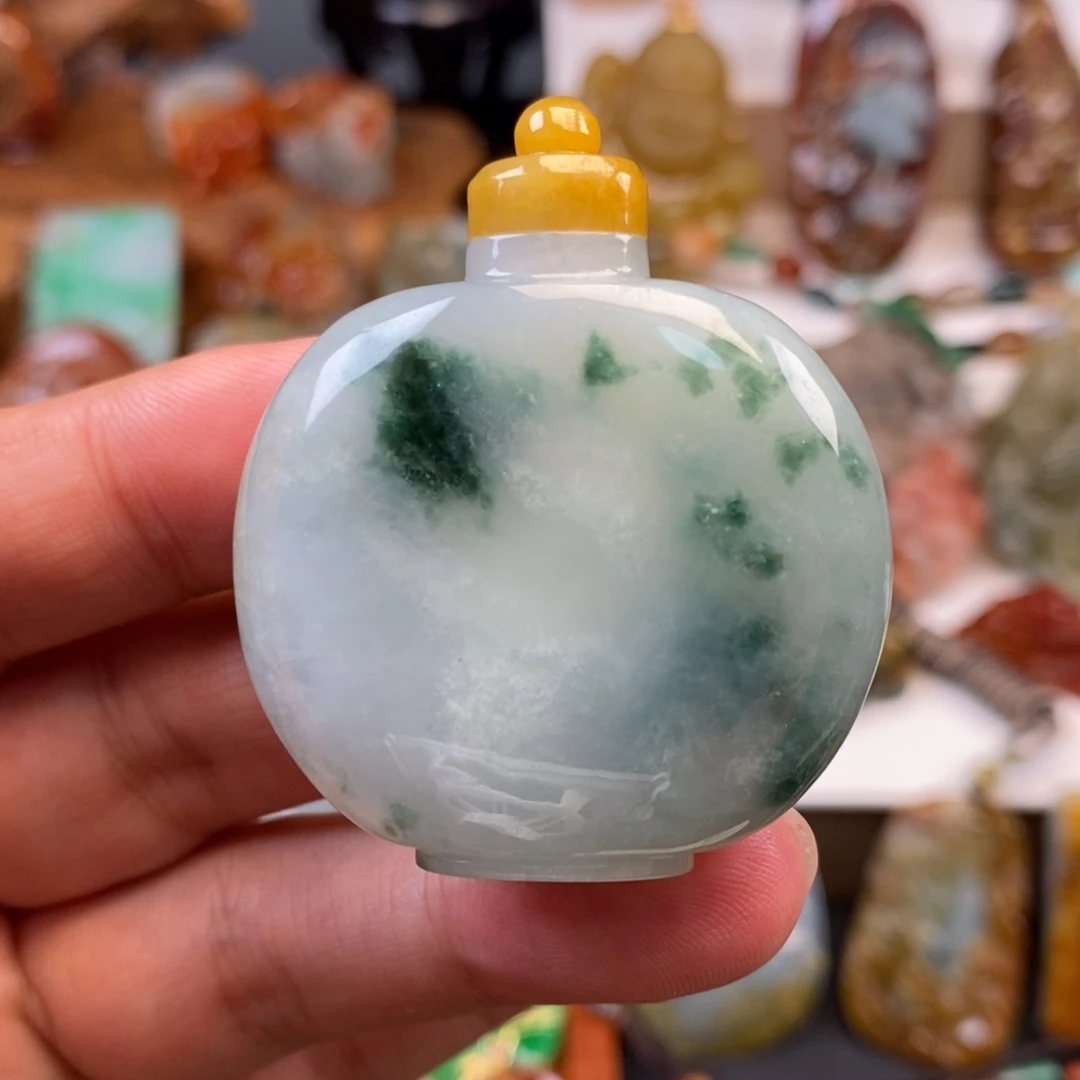 翡翠未镶嵌颈饰宝瓶