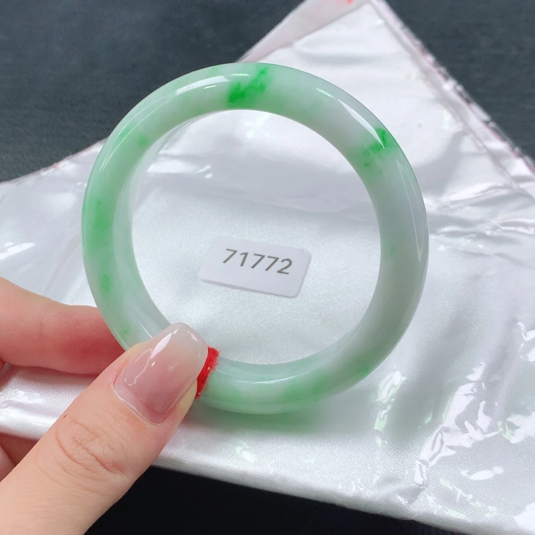 翡翠手镯未镶嵌天然翡翠手镯01