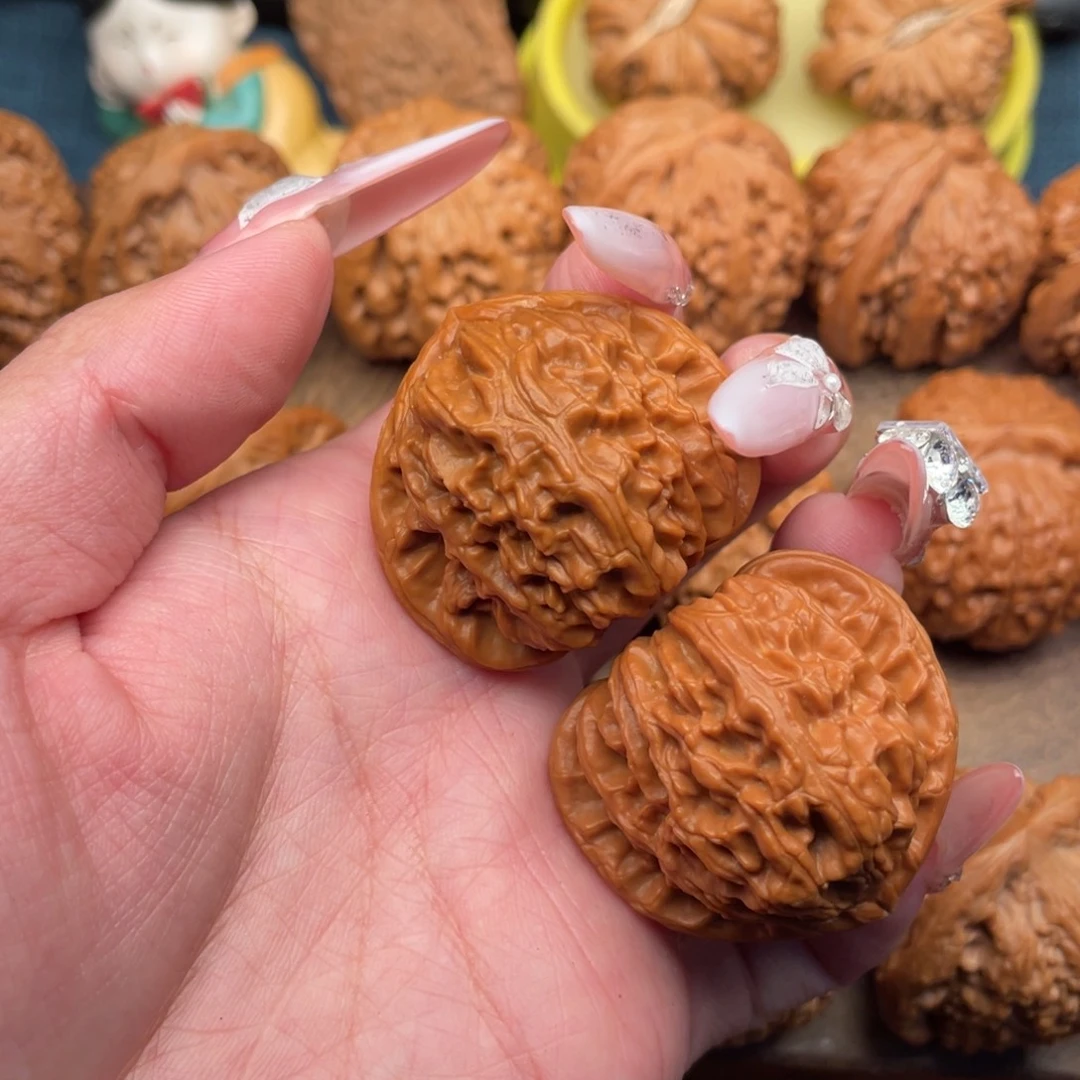 文玩核桃把件正三角白39，漏价