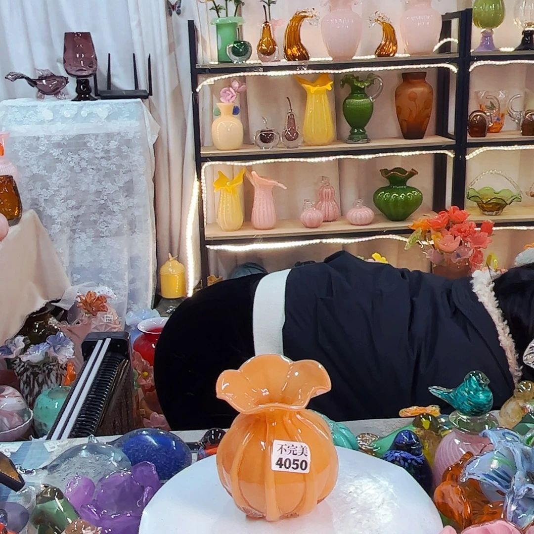 家悦琉璃花瓶摆件