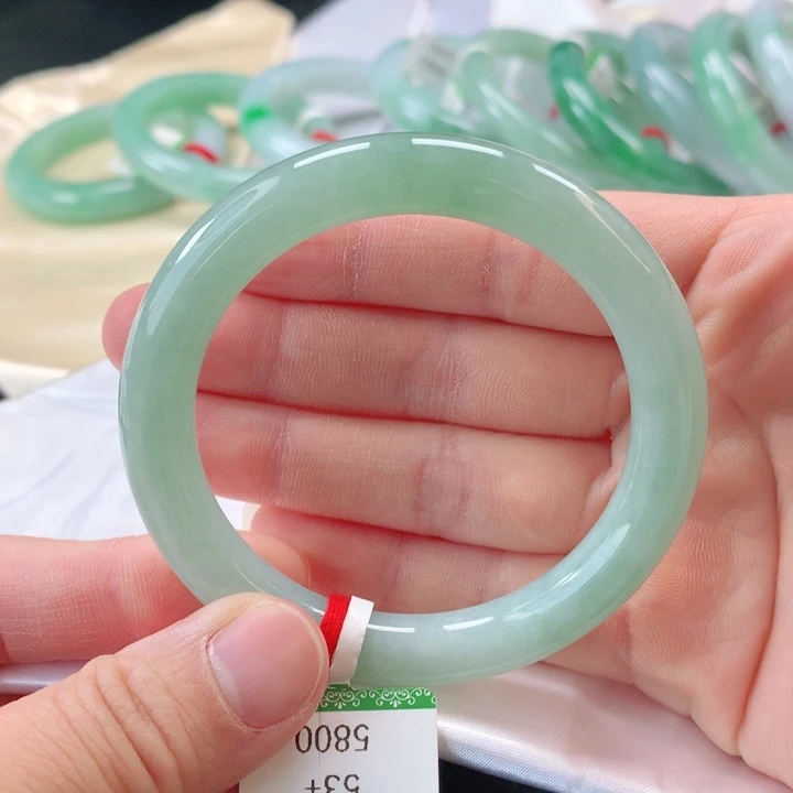 翡翠手镯未镶嵌缅甸A货翡翠手镯