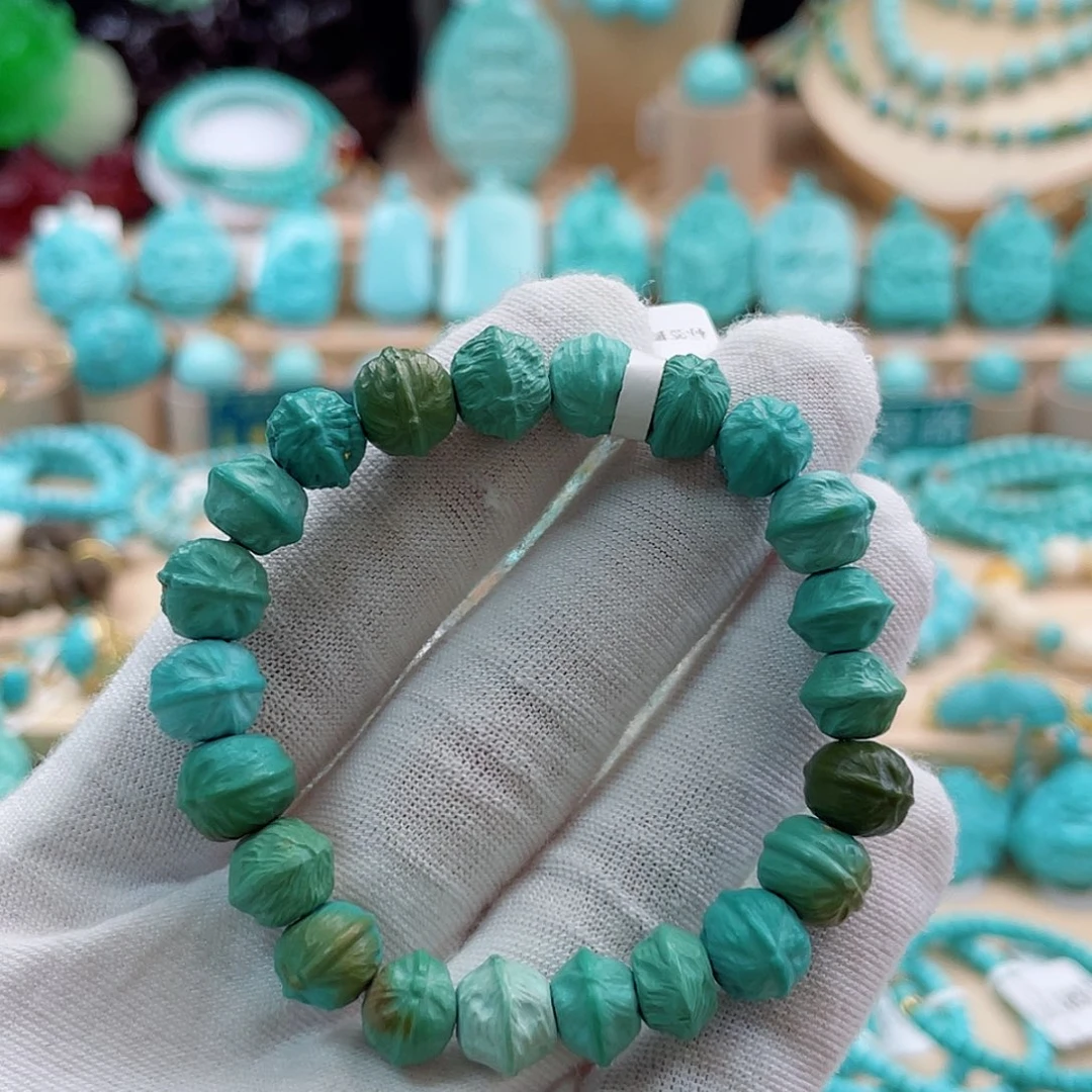 绿松石未镶嵌珠宝奇石