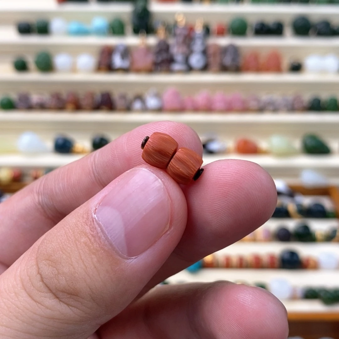 颈饰未镶嵌南红玛瑙