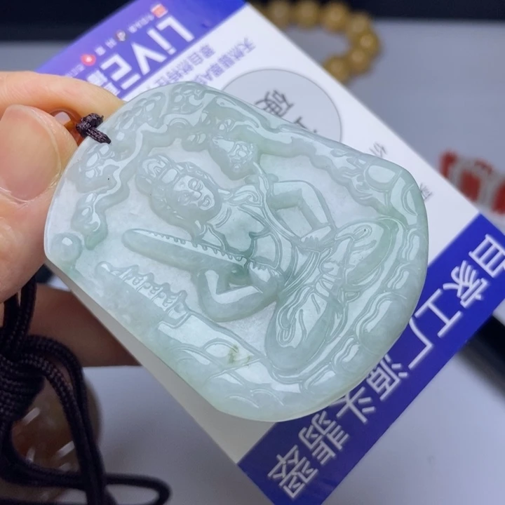 翡翠未镶嵌颈饰我