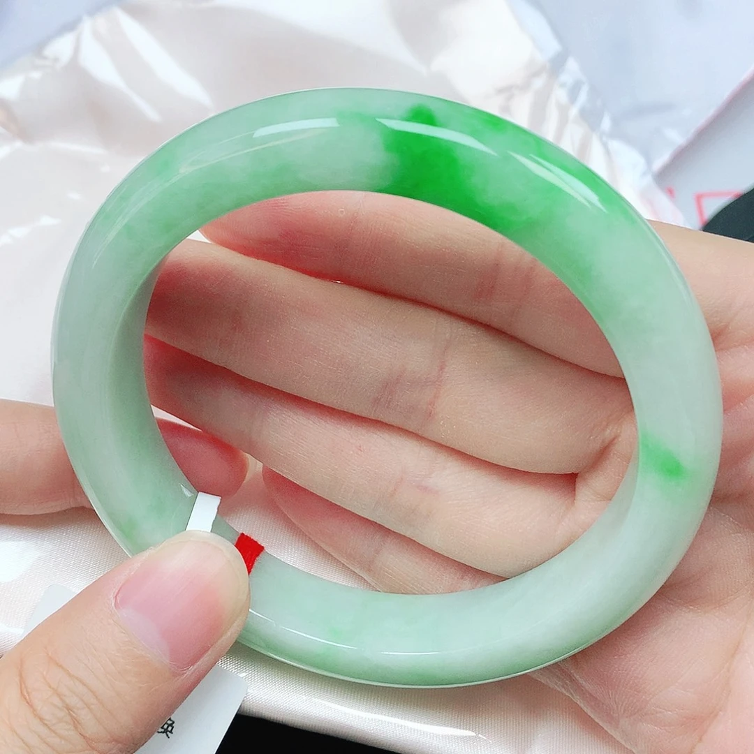 翡翠未镶嵌手镯抖音112