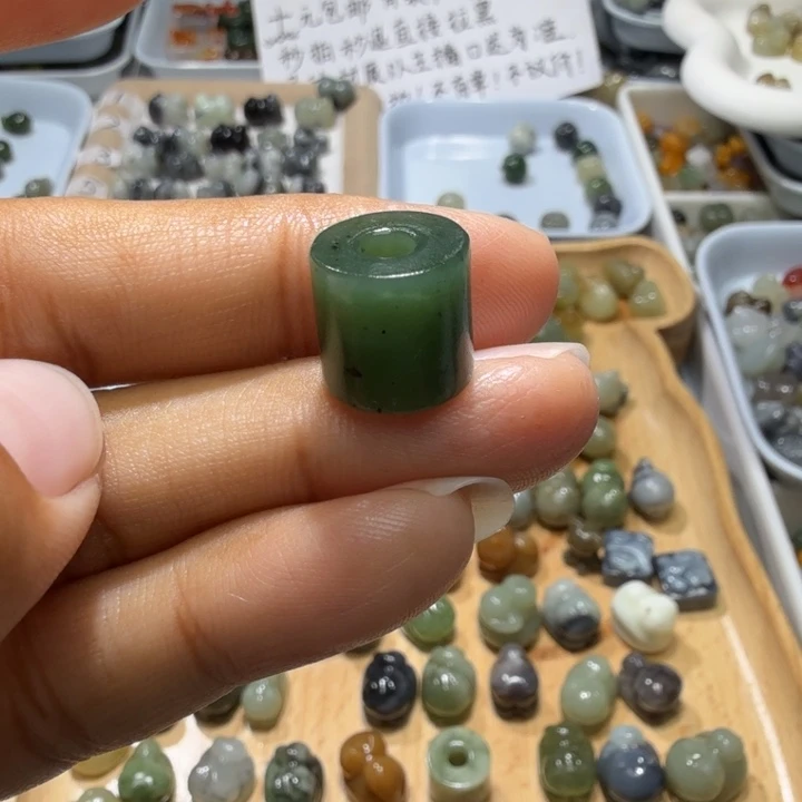 和田玉未镶嵌珠宝奇石