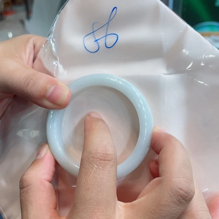 翡翠手镯未镶嵌买断