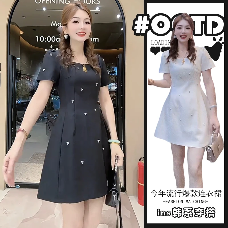 新款小个子法式方领连衣裙2025年夏季时尚泡泡袖钉珠显瘦小黑裙