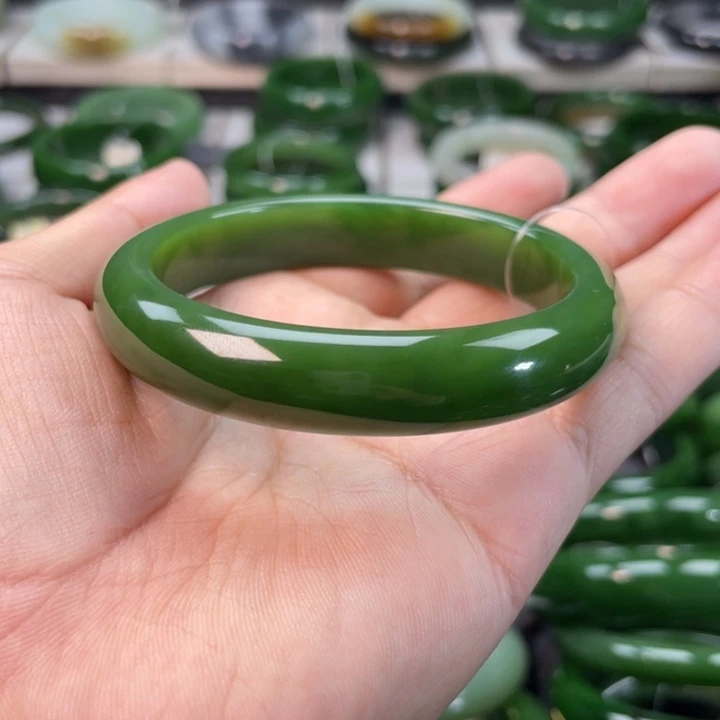 和田玉（碧玉）手镯未镶嵌
