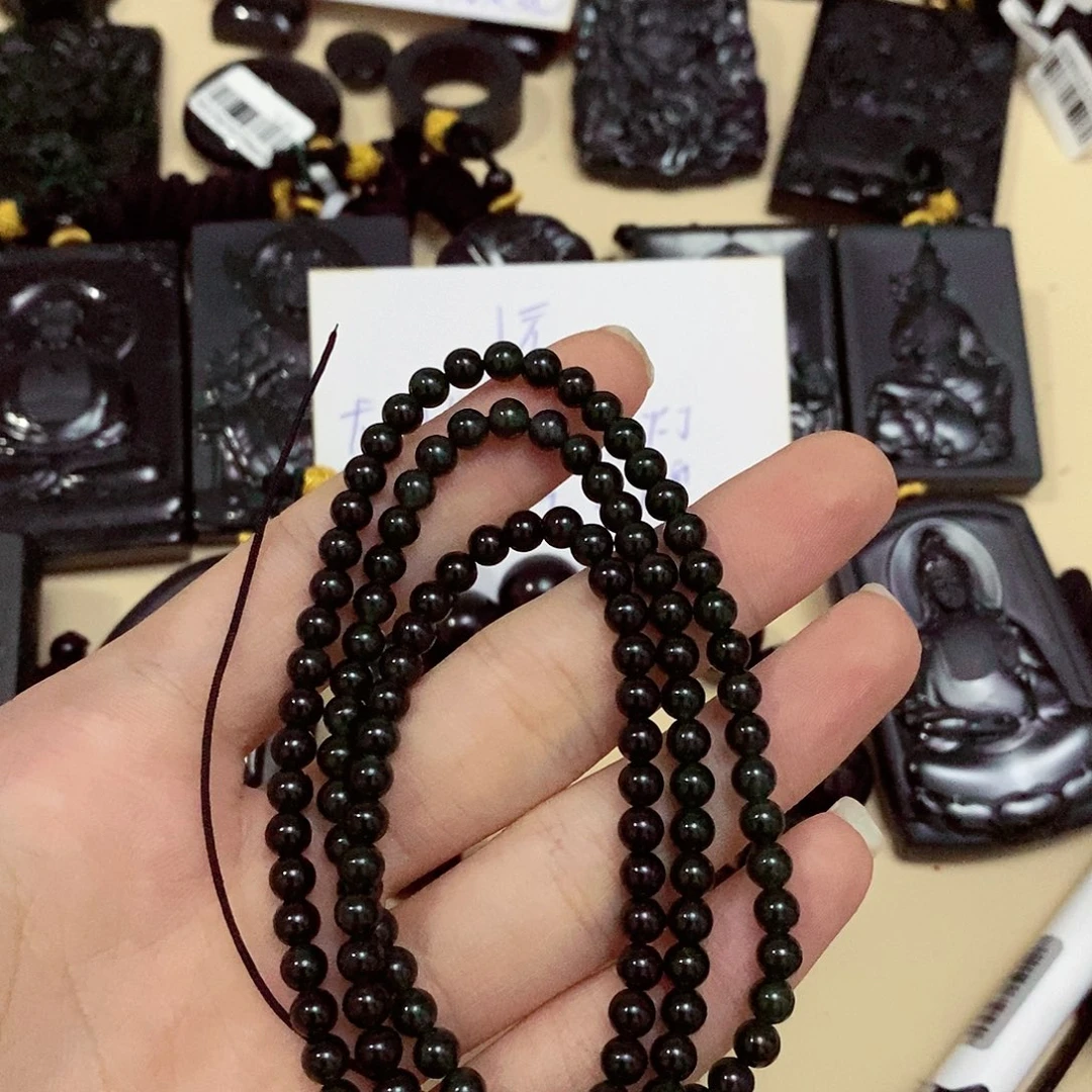 翡翠挂件未镶嵌翡翠