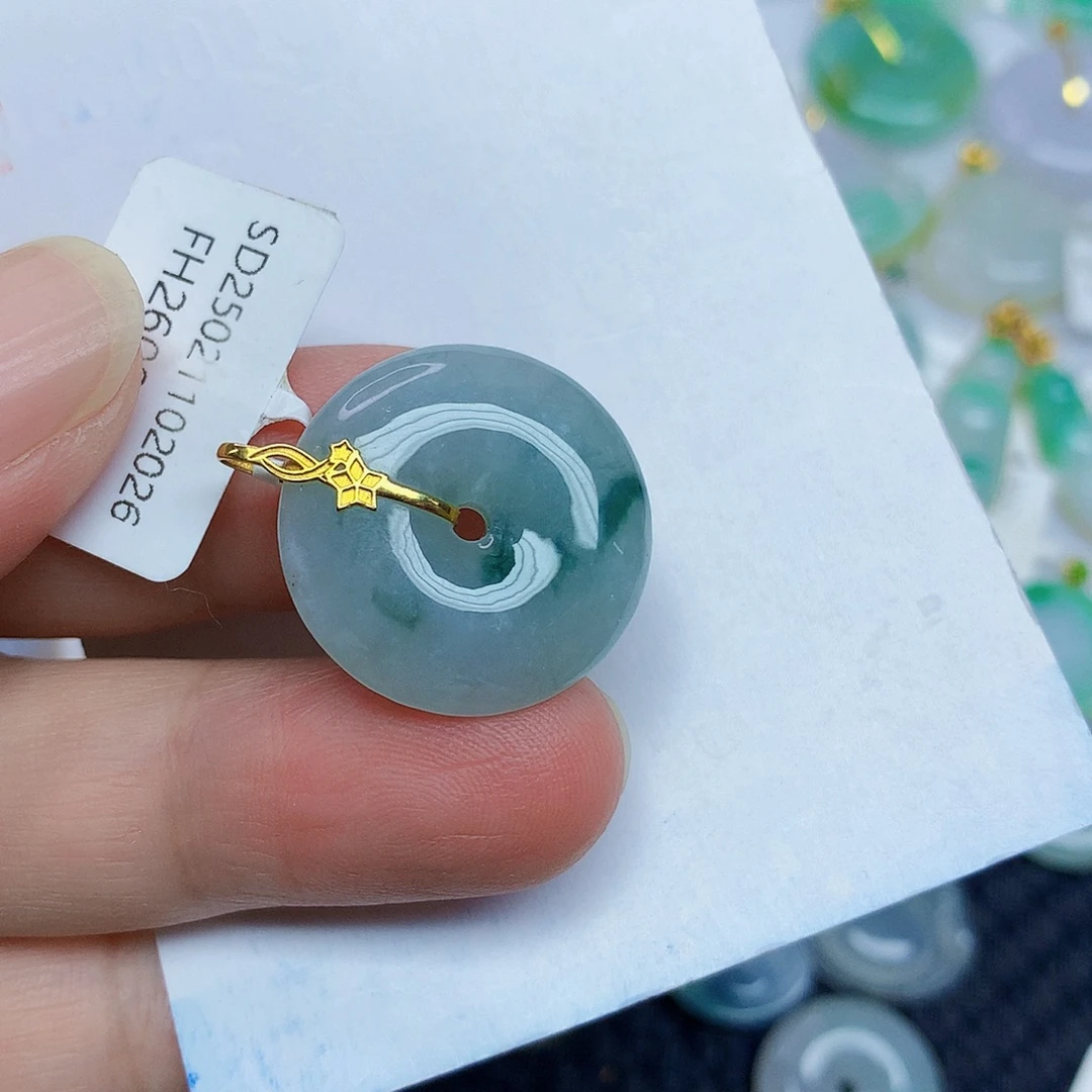 翡翠18K金镶嵌颈饰4556788