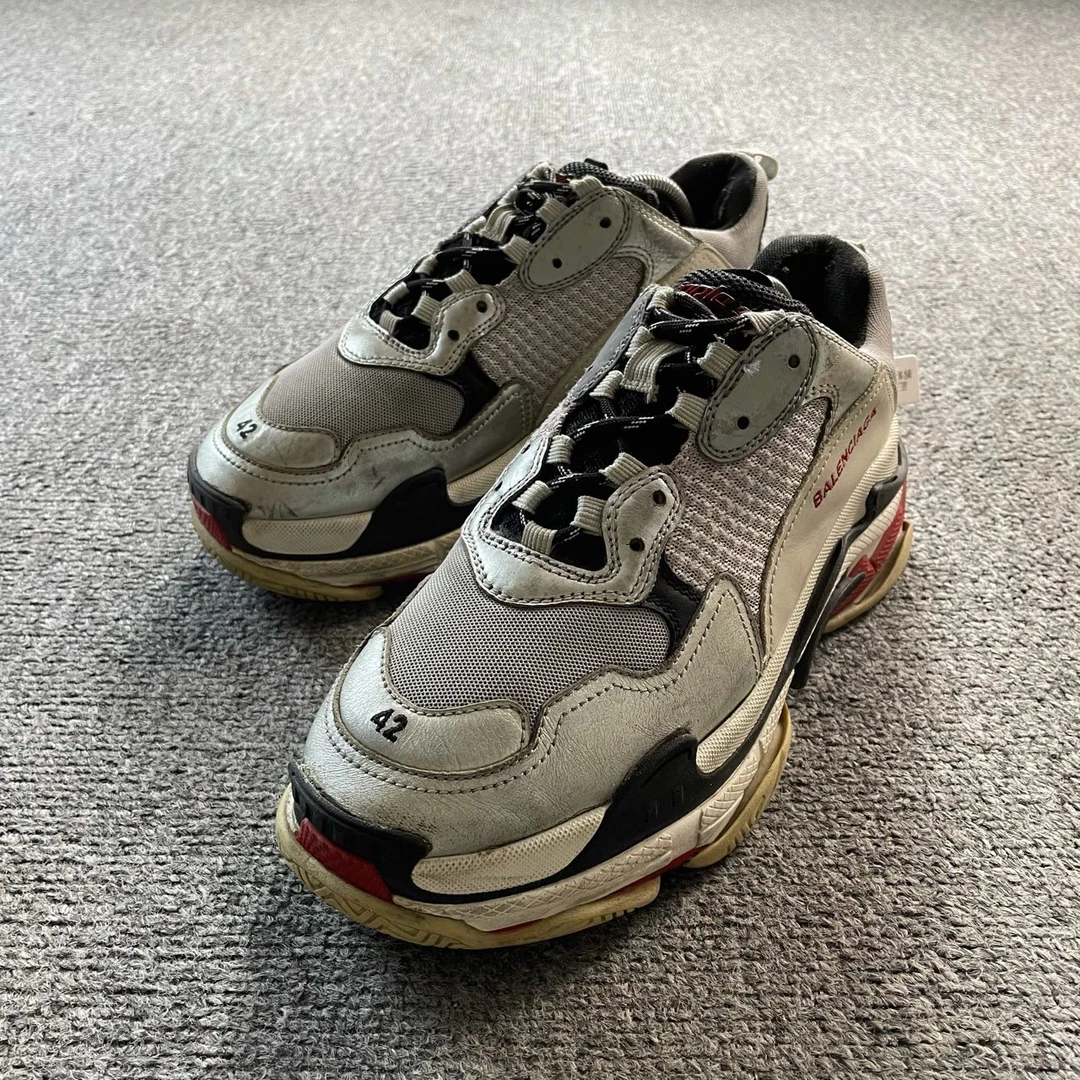 90新 Balenciaga/巴黎世家 jp907 121973  Triple s 老爹鞋 42码