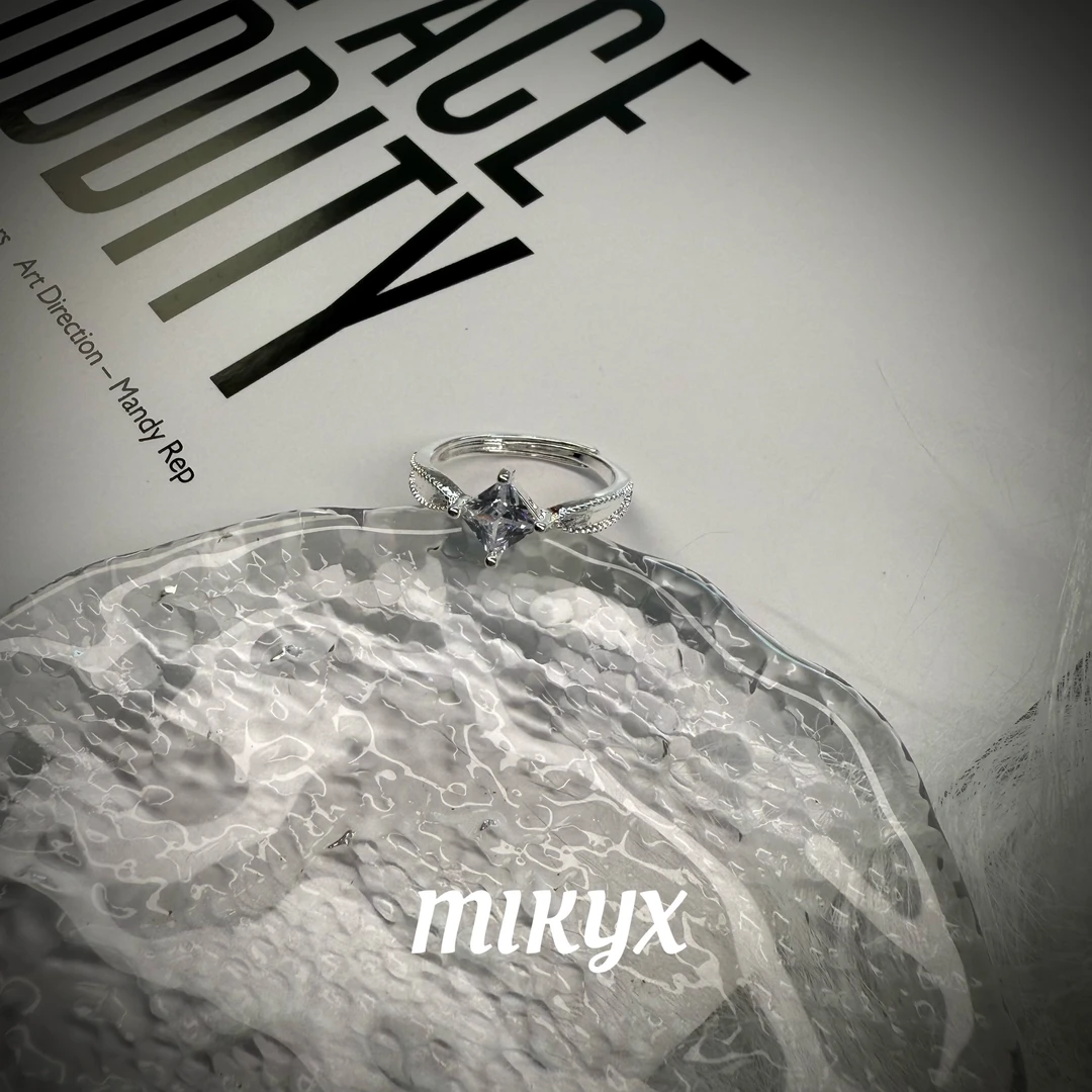 mikyx 铜合金合成锆石戒指 菱形镶嵌戒指A233