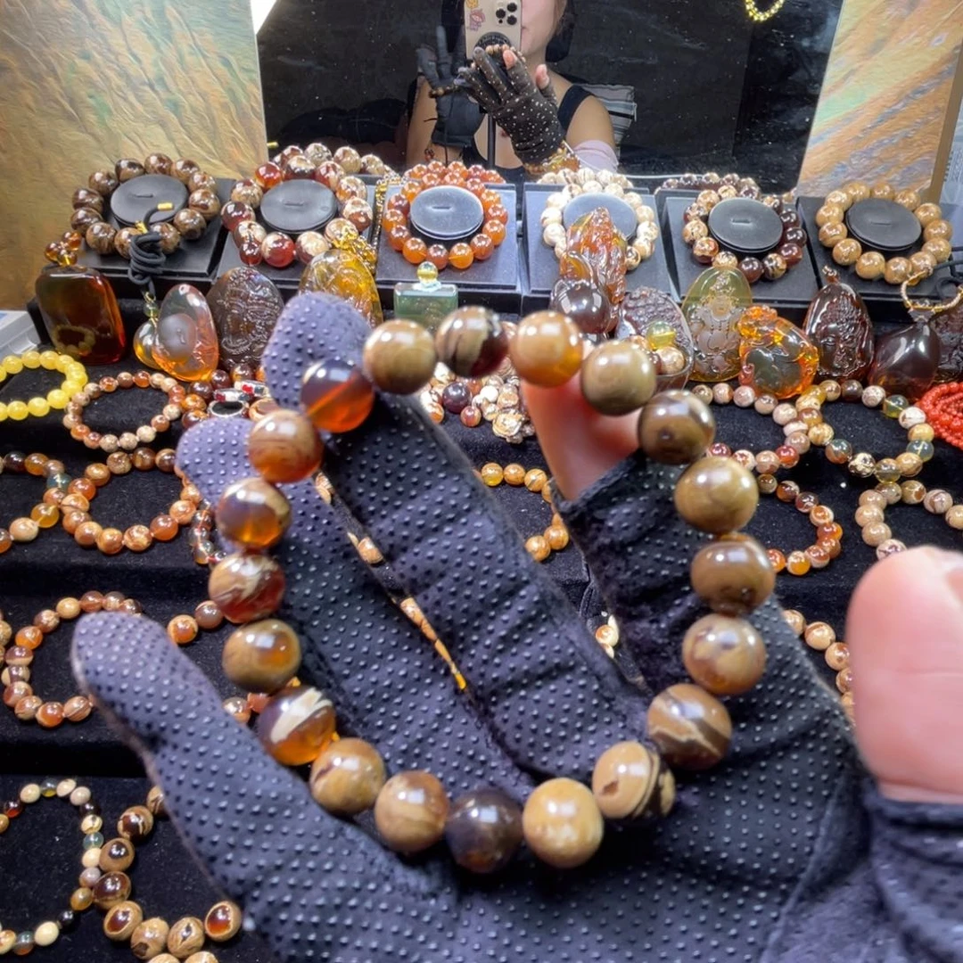 琥珀未镶嵌手串溶洞10