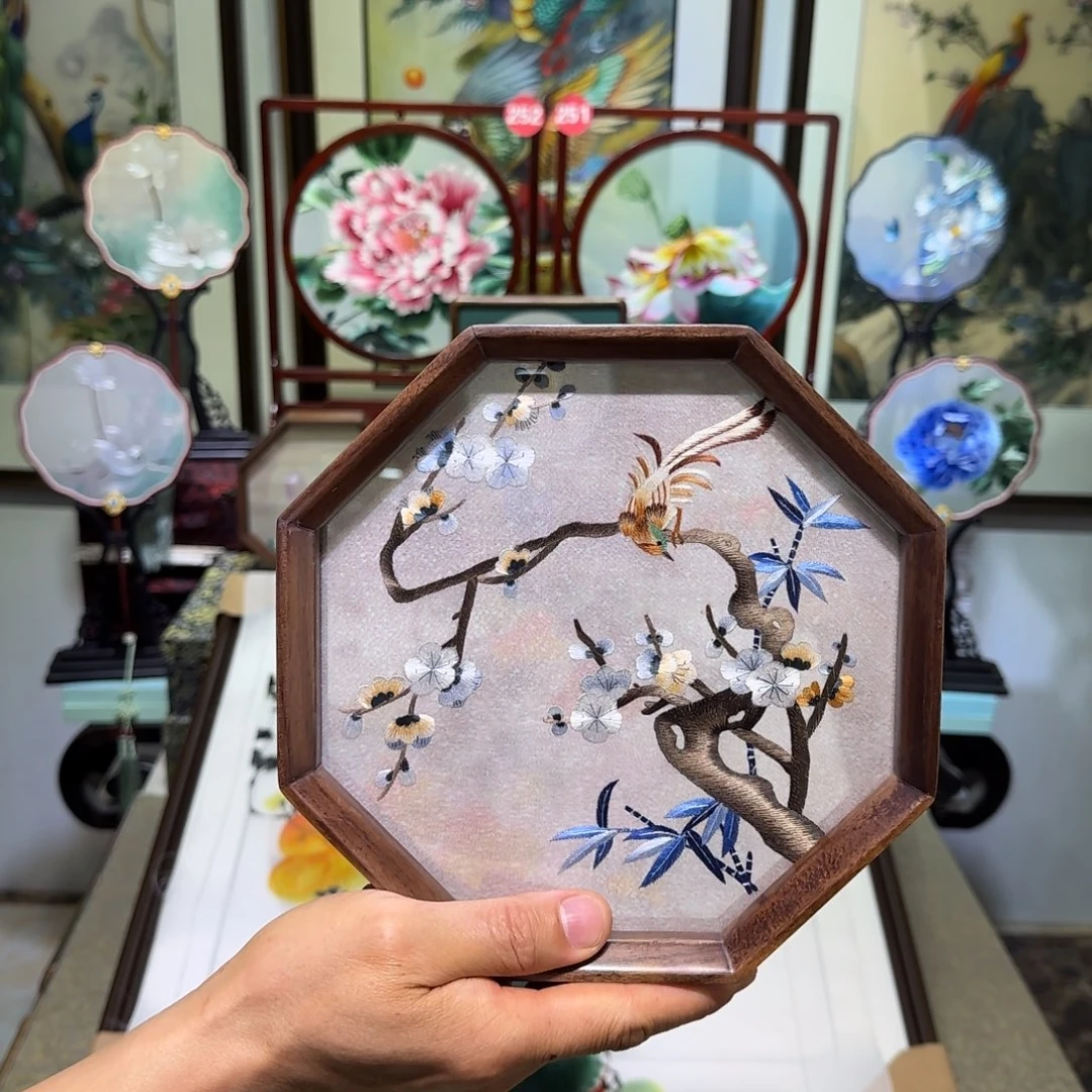 刺绣刺绣工艺精湛
