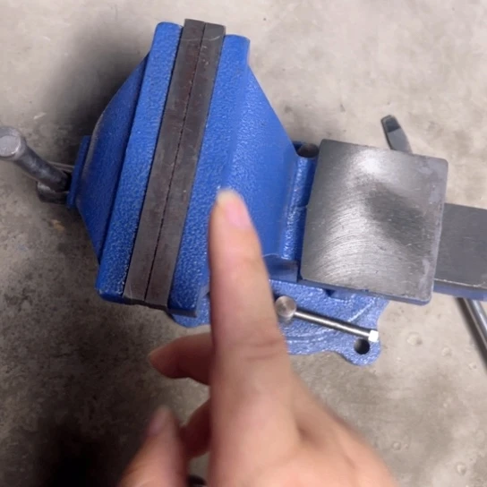 五寸重型台虎钳固定使用微瑕