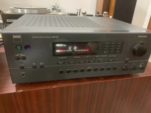 9新  二手NAD功放机，品相一般，不包邮