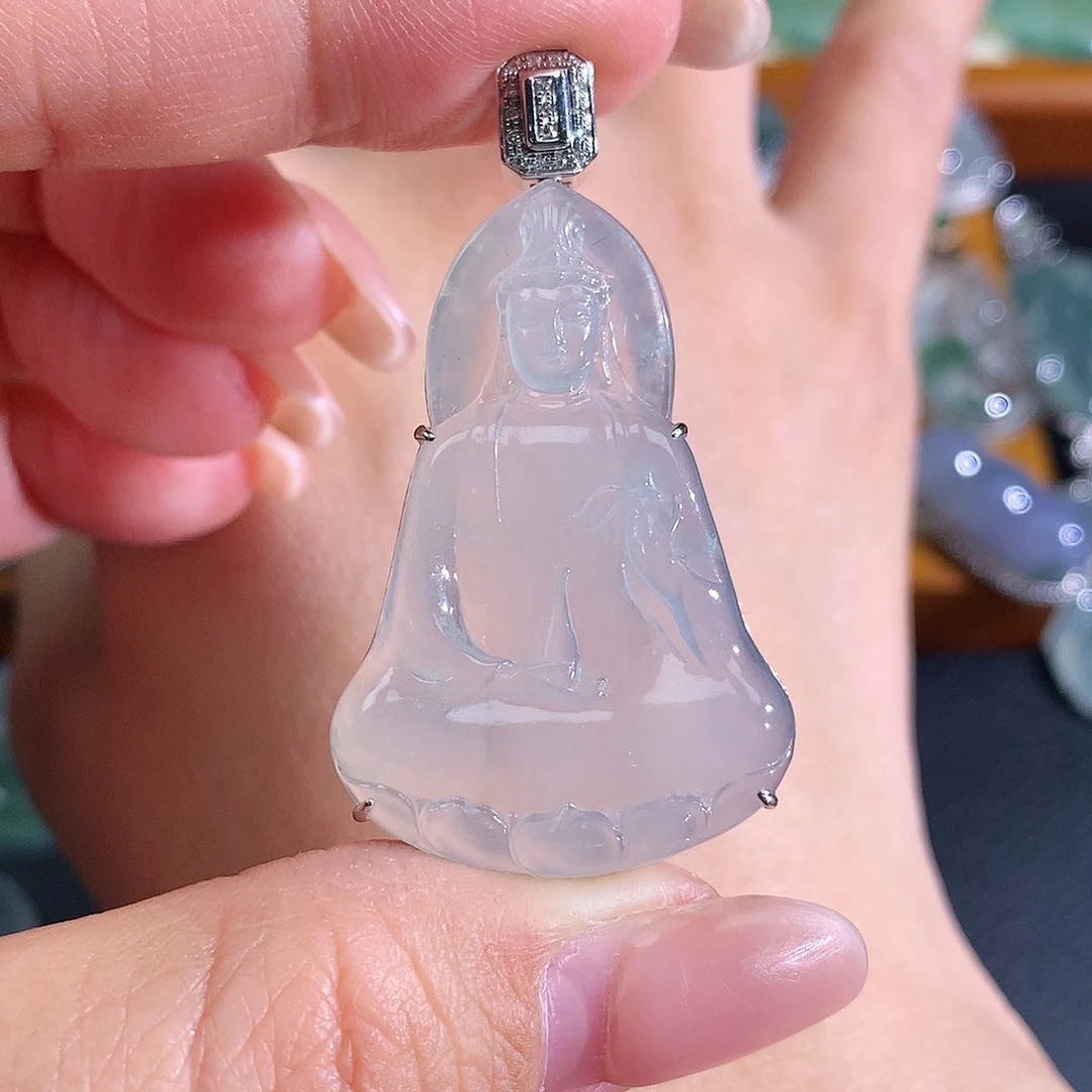 翡翠18K金镶嵌颈饰翡翠