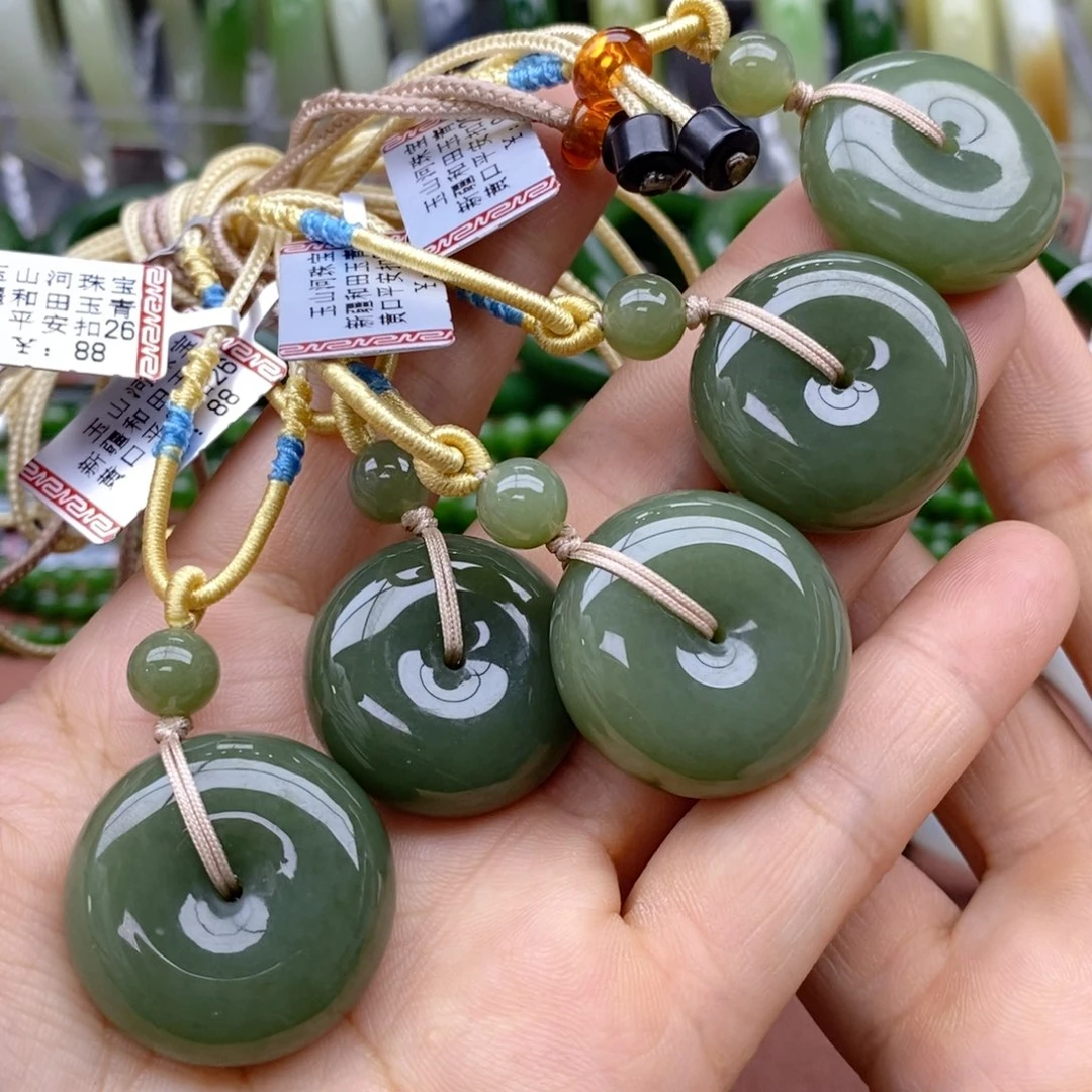 未镶嵌和田玉挂件