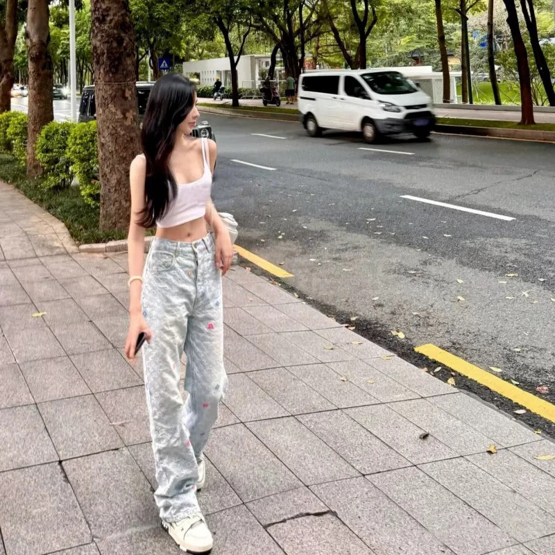 浅蓝色三彩牛仔直筒裤