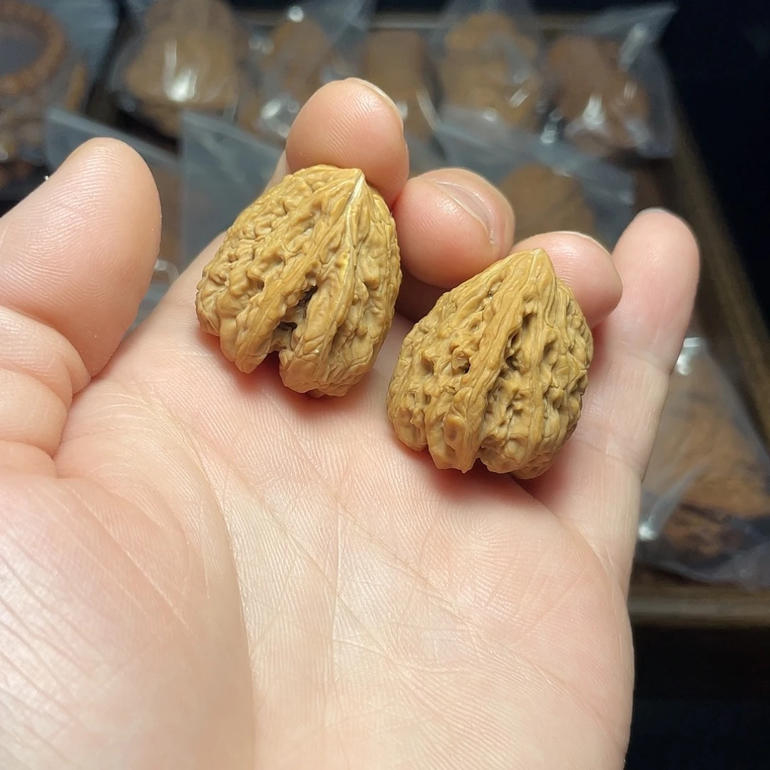 文玩核桃吊坠30尺南疆石小佛肚