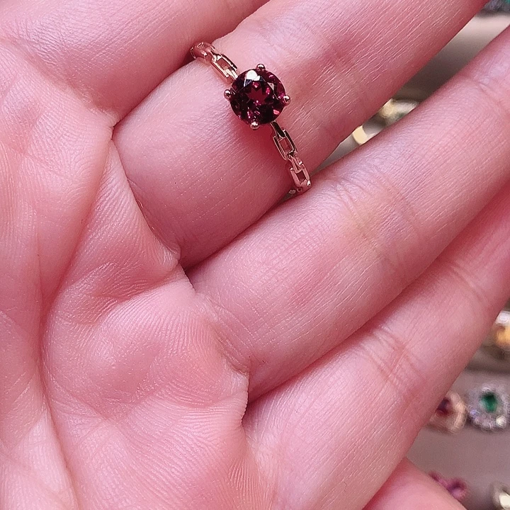 ****顺石榴石戒指银S925镶嵌