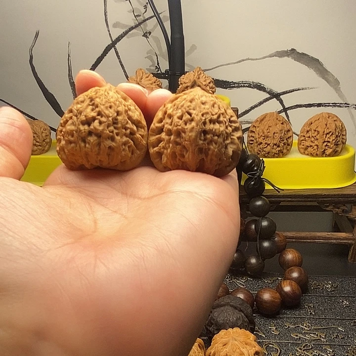 吊坠文玩核桃35尺虎头王手捻