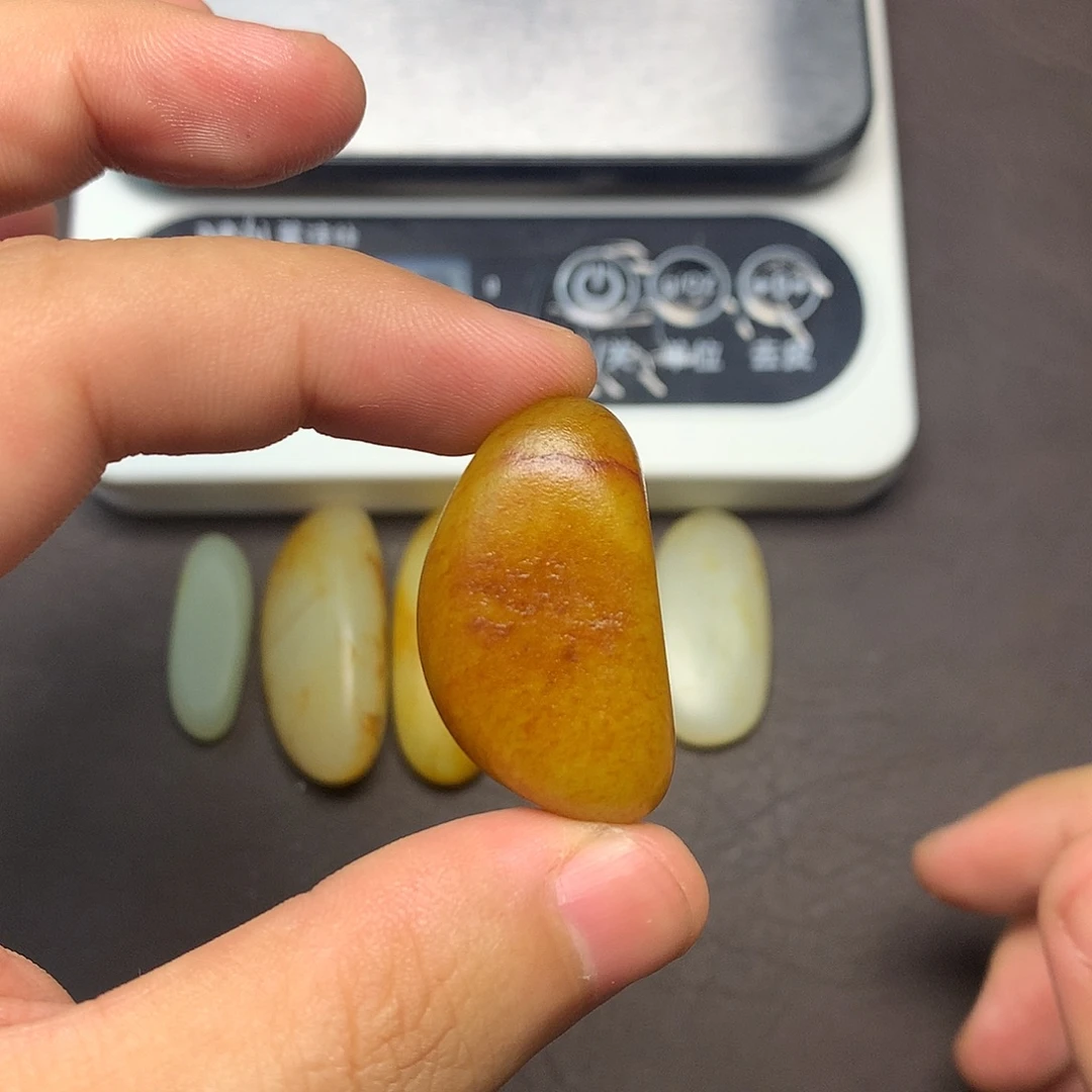 和田玉（糖玉）未镶嵌挂件