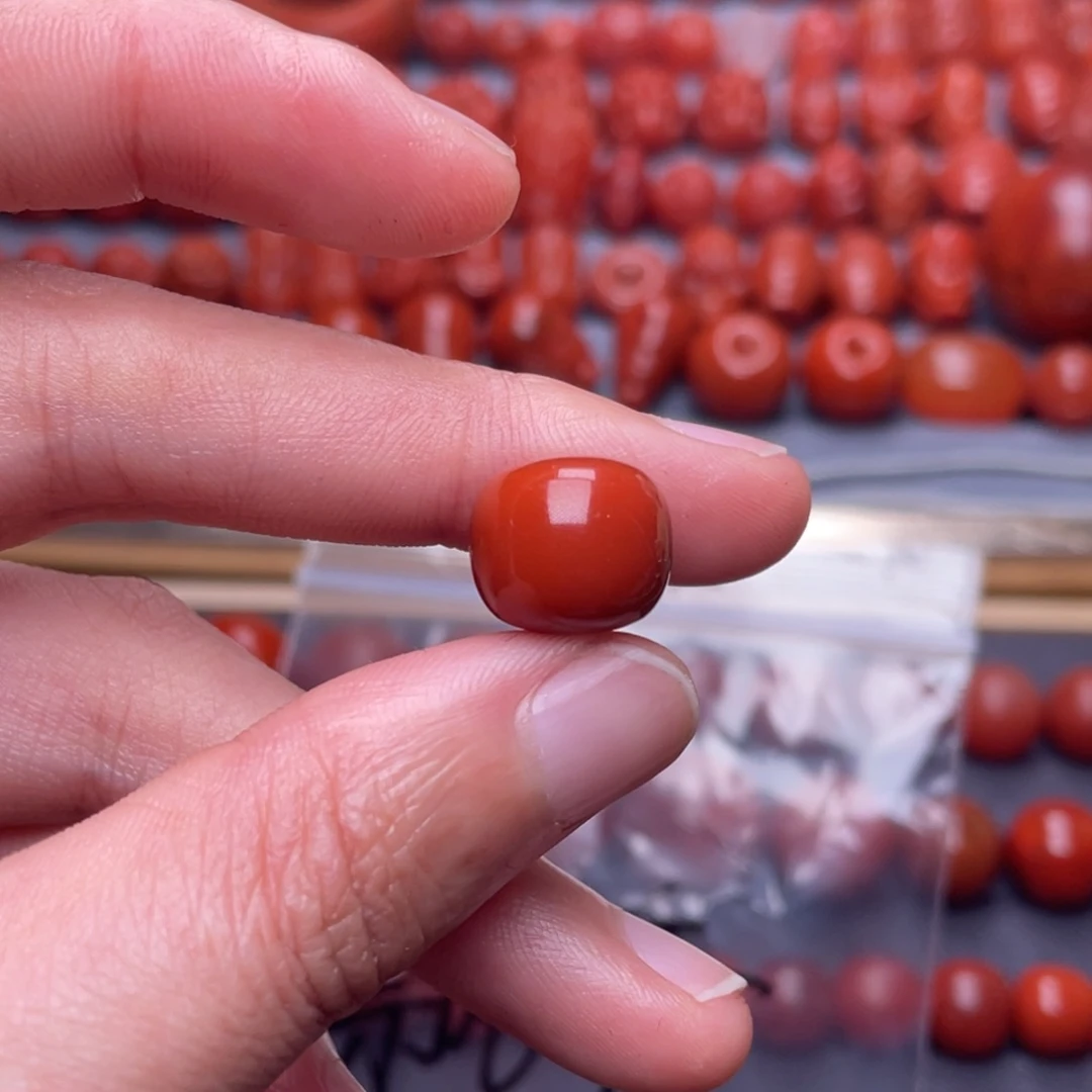 飘***香南红玛瑙配饰未镶嵌W12.4瓦西偏锦红老型珠（不退不换）