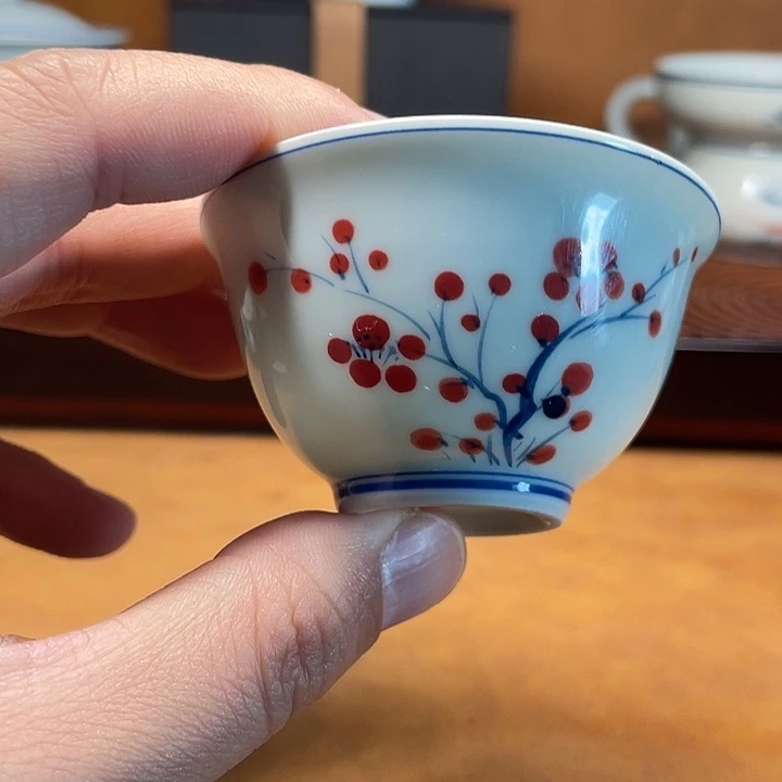 ****手绘红色梅花40的杯子