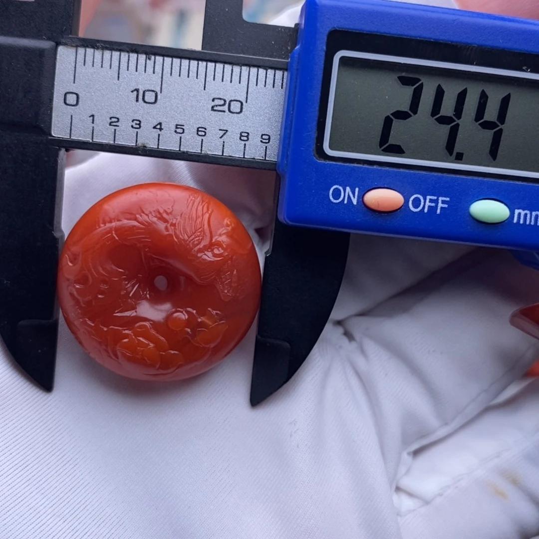 南红玛瑙配饰未镶嵌凤凰牡丹扣 微瑕