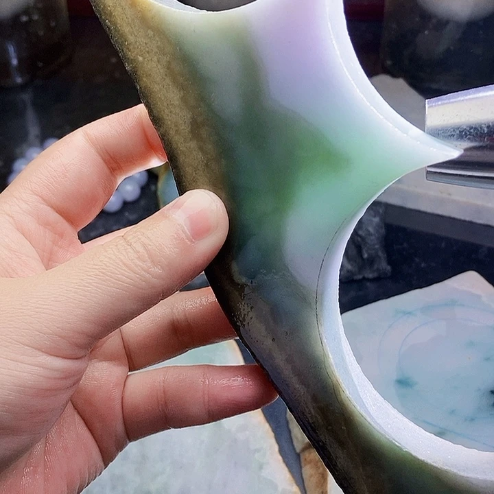 翡翠未镶嵌颈饰毛料46