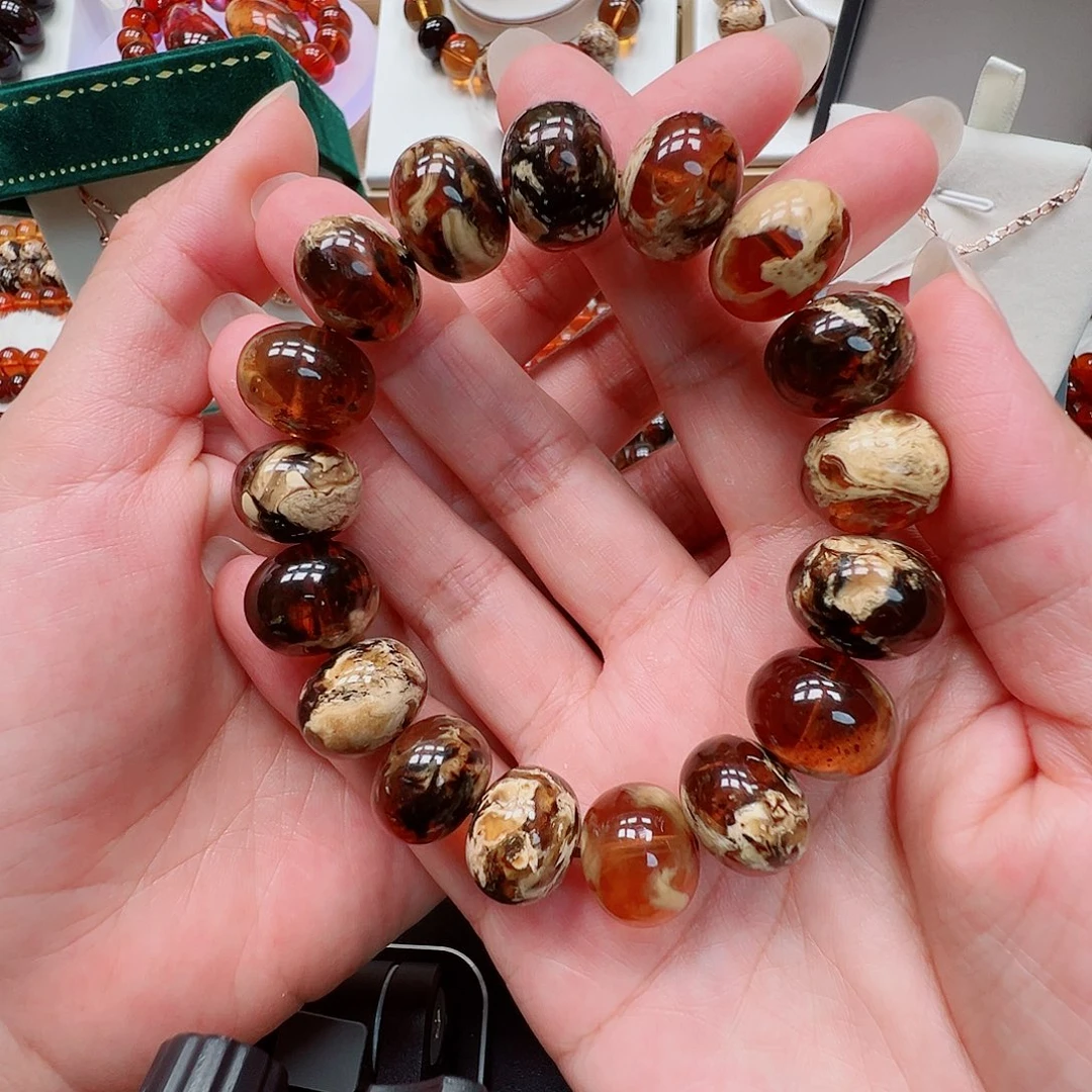 千***哥琥珀未镶嵌裸石抚顺琥珀15溶洞