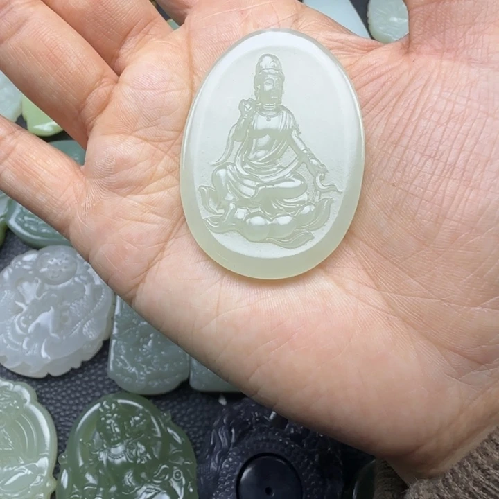 和田玉未镶嵌颈饰