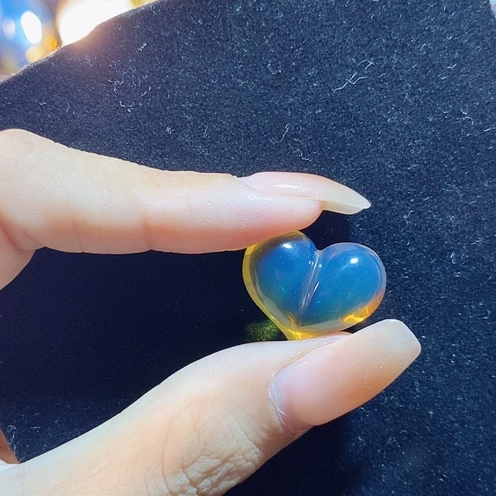 蓝珀未镶嵌珠宝奇石墨西哥蓝珀爱心屁桃