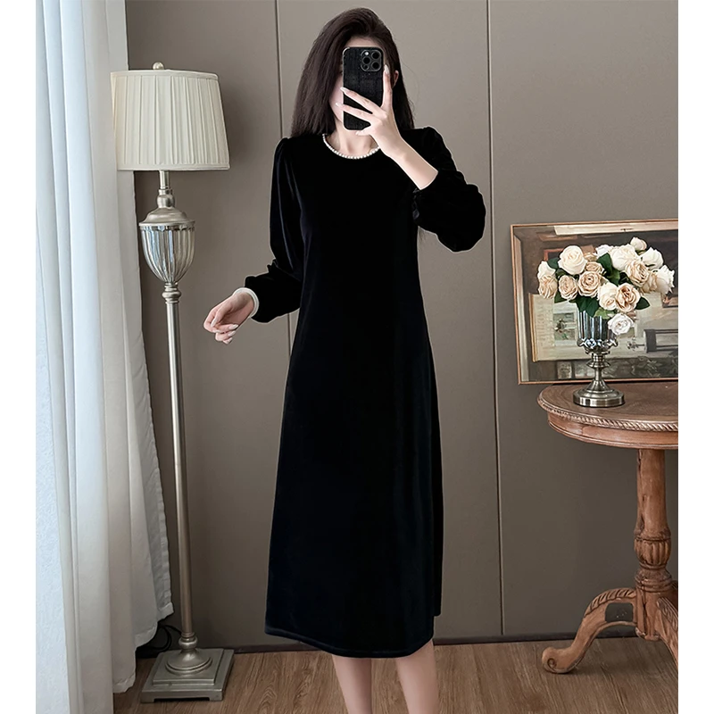 大码法式轻奢宽松遮肚丝绒连衣裙秋冬新款赫本风优雅减龄显瘦裙子