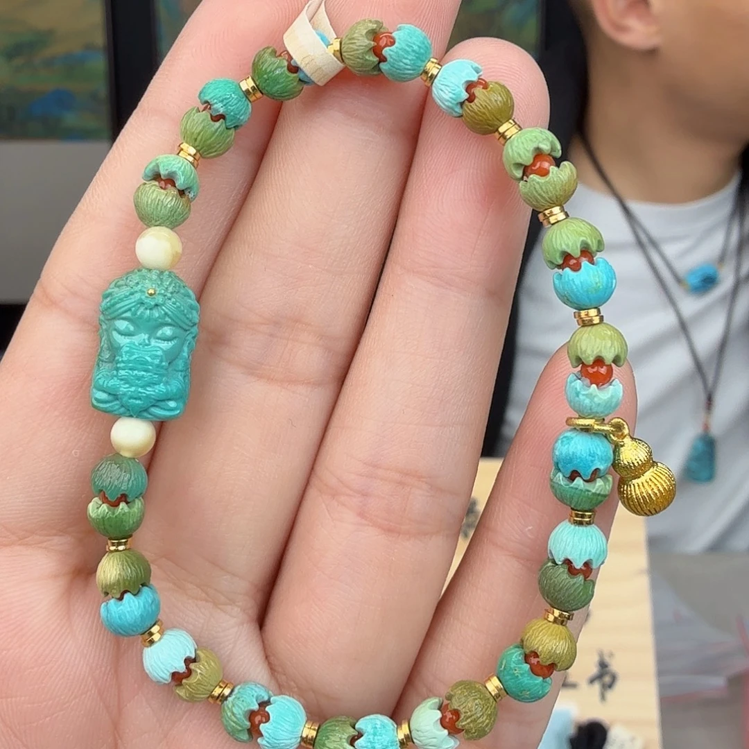 绿松石未镶嵌珠宝奇石