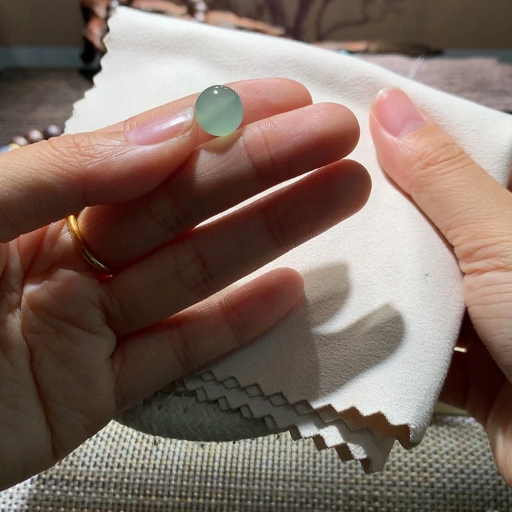 翡翠散珠冰绿卡10.6