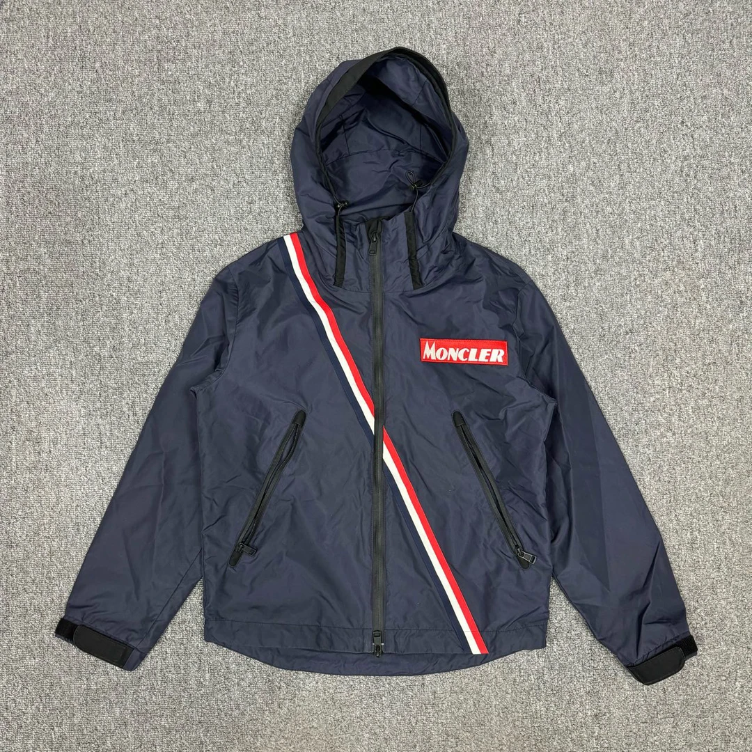 99新 MONCLER 11727698 字母刺绣贯穿式彩条尼龙连帽外套 0码