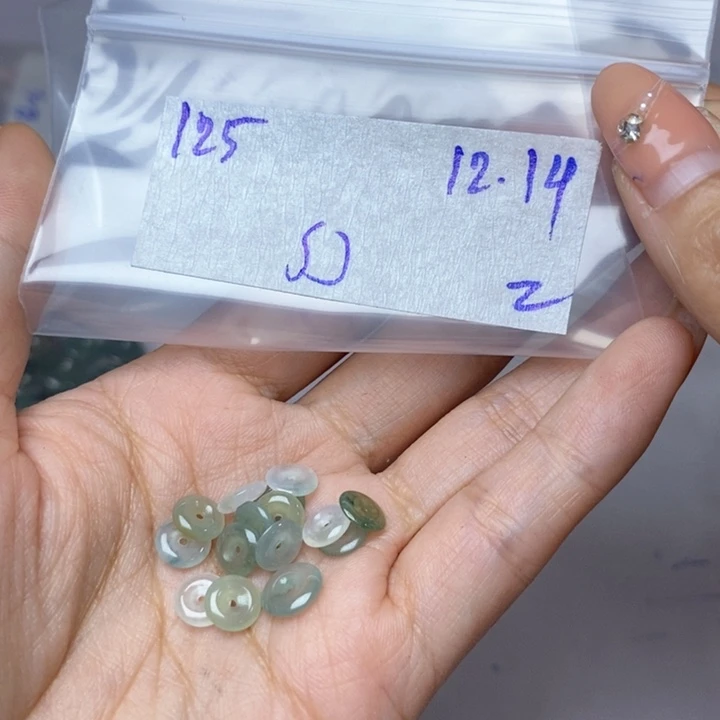 赵***店定制翡翠未镶嵌不退